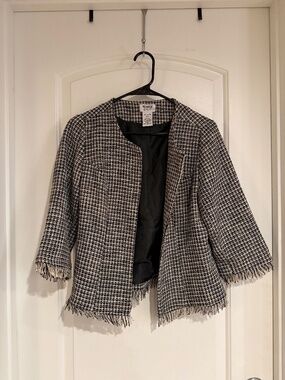 Three Quarter Sleeve Length Houndstooth Blazer